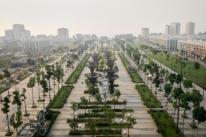 Toàn cảnh quảng trường biển Sầm Sơn.