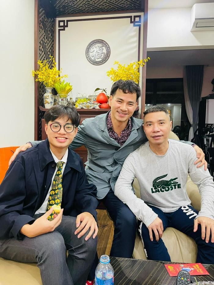 "Cô Đẩu" thường xuyên được đồng nghiệp ghé nhà để thăm hỏi và động viên. 