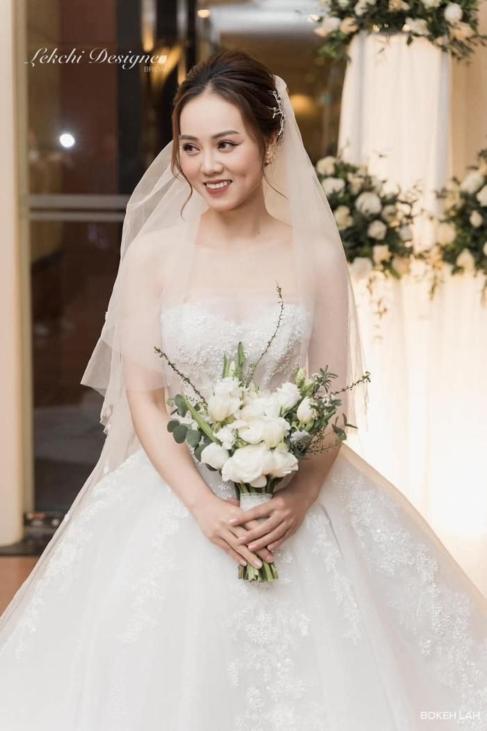 Nhan sắc xinh đẹp, rạng rỡ của bà xã NSND Công Lý. 
