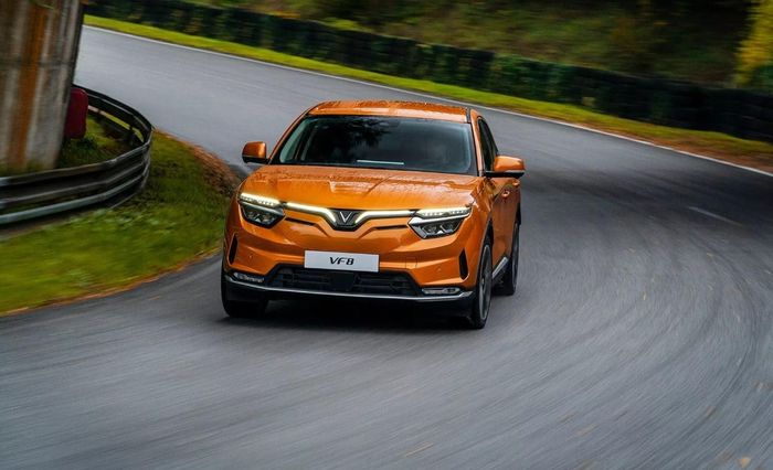 Xe VinFast VF 8