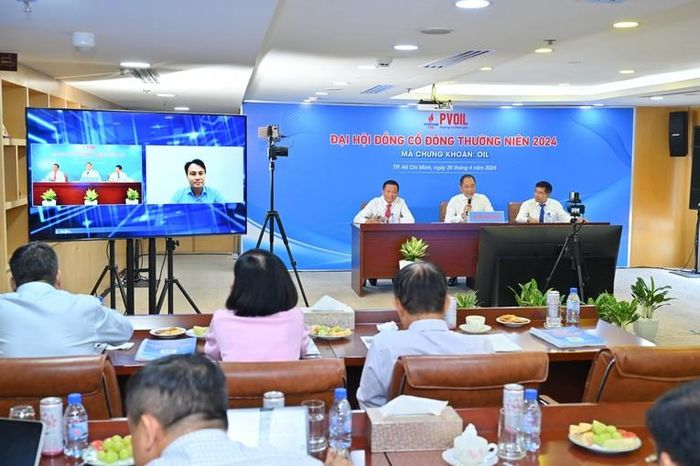 Cổ đông tham gia Đại hội theo hình thức trực tuyến. Nguồn: Petrovietnam.