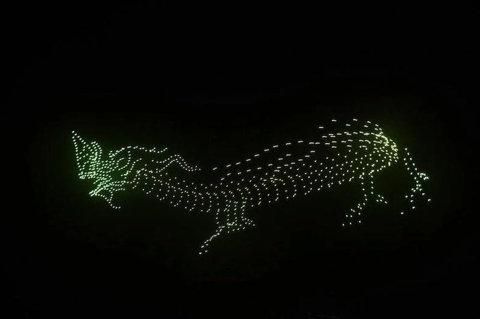 Công nghệ Drone light tái hiện biểu tượng Rồng thiêng trên Vịnh Hạ Long.
