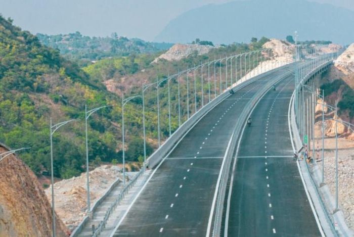 Cao tốc Cam Lâm - Vĩnh Hảo đi qua 3 tỉnh Khánh Hòa (5 km), Ninh Thuận (63 km) và Bình Thuận (12 km).