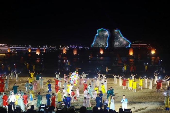 Màn biểu diễn nghệ thuật đặc sắc tại lễ khai mạc Carnaval Hạ Long