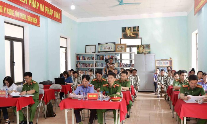 Lễ công bố quyết định tha tù trước hạn tại Lai Châu. Ảnh Báo Lai Châu