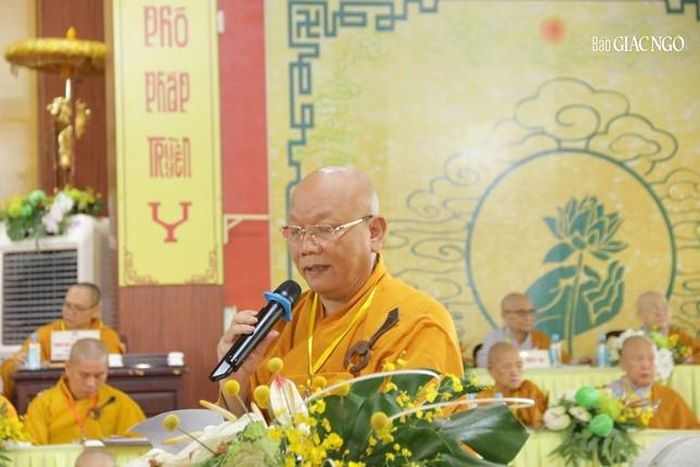 Thượng tọa Thích Huệ Sanh phát biểu cảm tạ