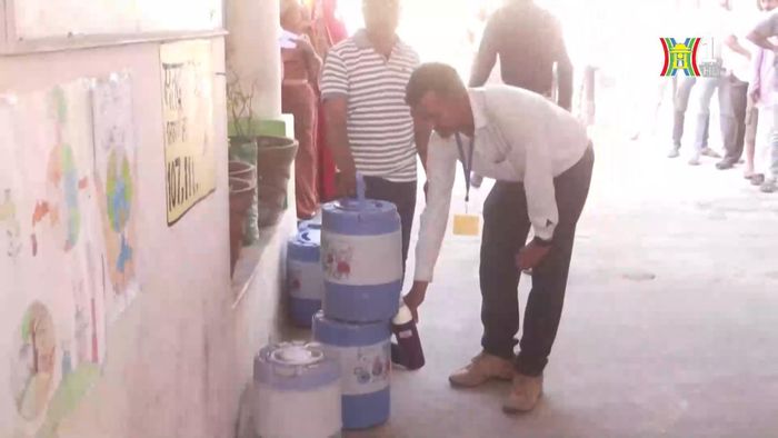 Cơ quan khí tượng Ấn Độ đã đưa ra cảnh báo màu cam về đợt nắng nóng nghiêm trọng ở các bang có tỷ lệ lao động nông thôn và làm việc ngoài trời cao.