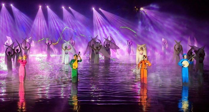 Biểu diễn hoạt cảnh tinh hoa Bắc Bộ trong Khu du lịch sinh thái, vui chơi giải trí Tuần Châu Hà Nội tại xã Sài Sơn (huyện Quốc Oai). Ảnh: Việt Anh