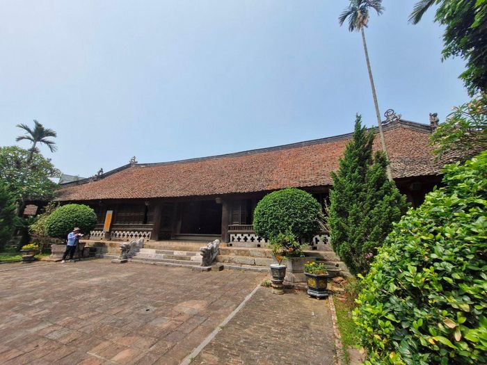 Di tích quốc gia đặc biệt đình So ở xã Cộng Hòa (huyện Quốc Oai) thưa vắng khách đến tham quan. Ảnh: Hoàng Sơn