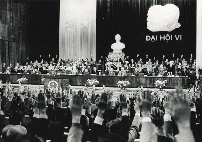  Tại Đại hội lần thứ VI (12/1986), Đảng chủ trương đổi mới toàn diện và triệt để tất cả các lĩnh vực của đời sống xã hội. Ảnh: Tư liệu 