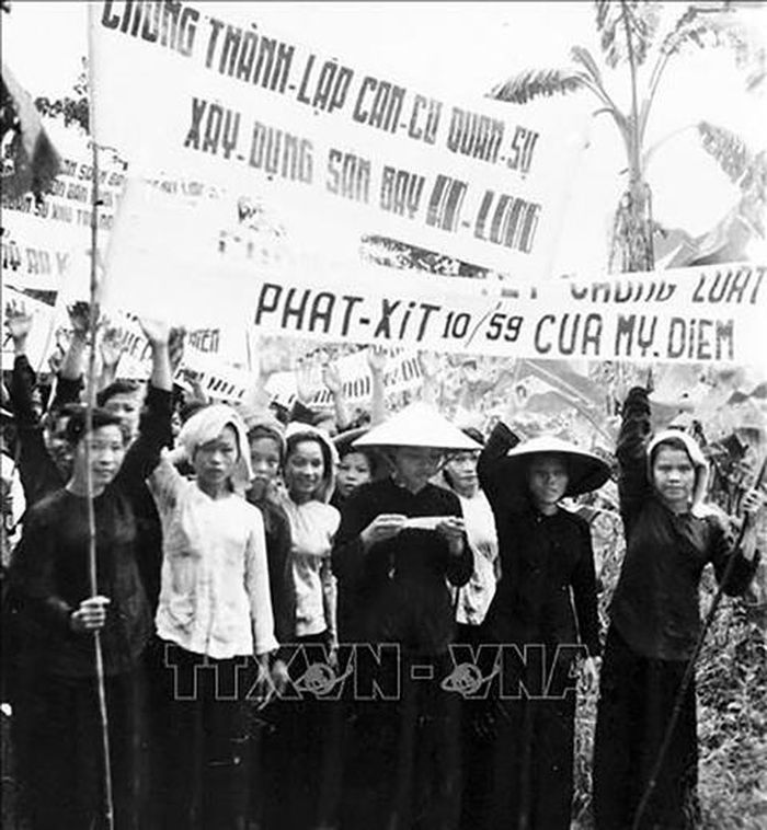 "Đội quân tóc dài" biểu tình yêu cầu hủy bỏ luật 10/59, phản đối Mỹ - Diệm xây căn cứ quân sự chuẩn bị chiến tranh