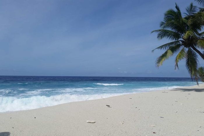 Vừa là một hòn đảo vừa là một đô thị, Fuvahmulah của Maldives đã được công nhận là thành phố vào năm 2016. Với dân số chỉ hơn 11.000 người, đây là đô thị nhỏ thân thiện và có nhiều bãi biển.