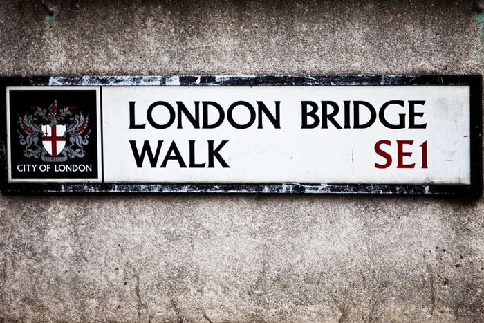 London có thể là nơi sinh sống của hàng triệu người, nhưng thành phố London là một thành phố nhỏ trong một thành phố lớn. Ranh giới của nó vẫn giữ nguyên kể từ thời Trung cổ, và khu định cư rộng 2,9 km2 này còn có lực lượng cảnh sát riêng.