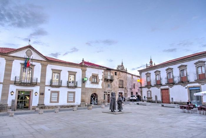 Nhìn ra sông Douro ở trung tâm xứ sở rượu vang Bồ Đào Nha, Miranda do Douro là một thành phố kiên cố với dân số chỉ hơn 2.000 người.