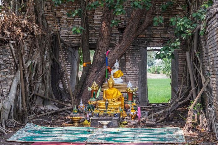 Là khu định cư lớn duy nhất trong tỉnh có cùng tên, thành phố Nakhon Nayok, Thái Lan có dân số khoảng 16.000 người. Khu đô thị này nổi tiếng với những thác nước, công viên và đền chùa tuyệt đẹp.