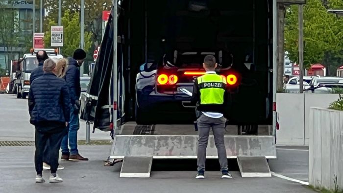  Bộ sưu tập "Les Légendes de Bugatti" có tổng cộng 18 chiếc Veyron 16.4 Grand Sport Vitesse, tri ân 6 cá nhân và mẫu xe có sức ảnh hưởng đến thương hiệu gồm: Jean-Pierre Wimille, Jean Bugatti, Meo Costantini, Rembrandt Bugatti, Black Bess và Ettore Bugatti. 
