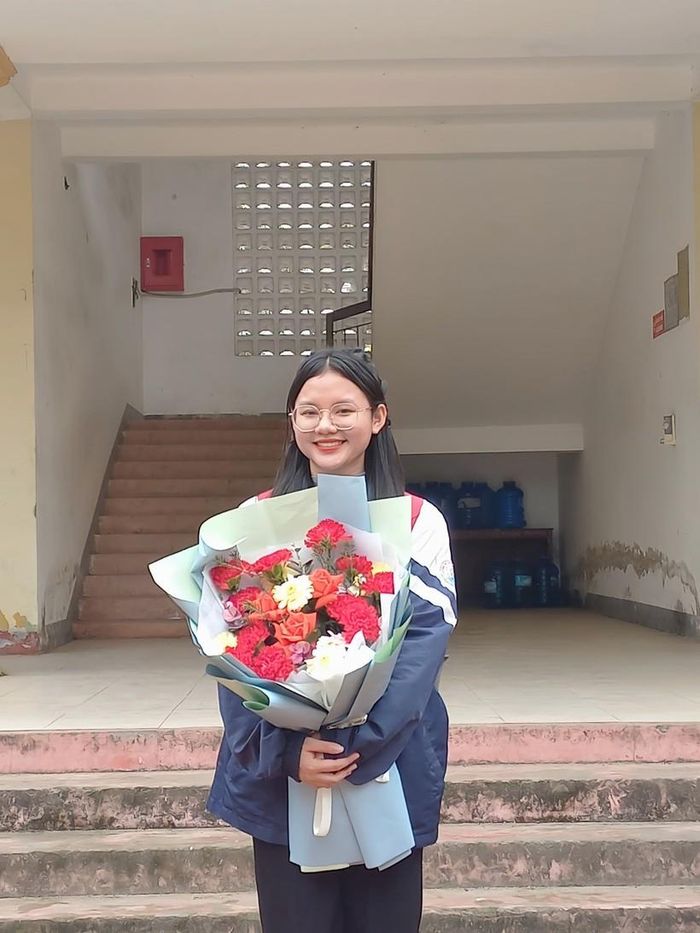 Nguyễn Thị Khánh Huyền - học sinh lớp 12A5, Trường THPT Nguyễn Văn Trỗi (huyện Lộc Hà, tỉnh Hà Tĩnh).