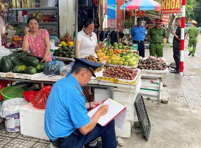 Đoàn liên ngành lập biên bản đối với trường hợp vi phạm.