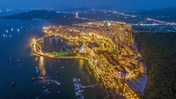 Khu dịch vụ du lịch, nghỉ dưỡng chất lượng cao "Thị trấn Địa Trung Hải" phía Nam đảo Phú Quốc, do tập đoàn Sungroup đầu tư.
