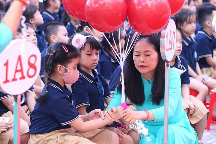 Ngoài học phí, các trường sẽ có thêm những khoản phụ phí khác nhau.