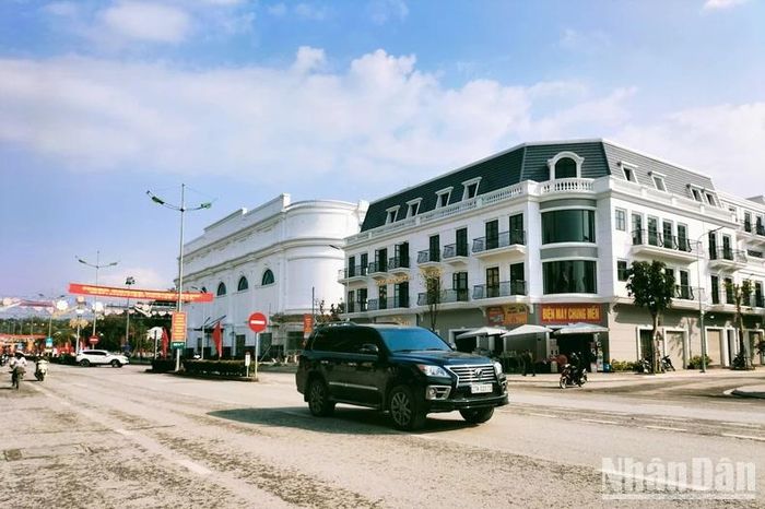 Khu trung tâm thương mại và nhà ở thương mại Thành phố do Tập đoàn VinGroup đầu tư. 