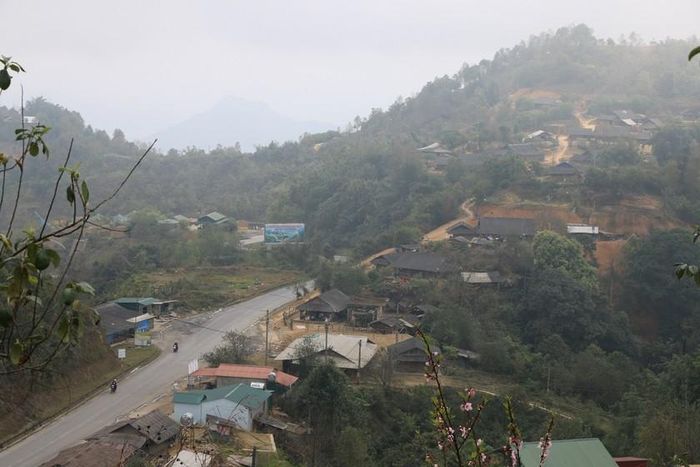 Cuộc sống của người dân bên những bản làng trên đỉnh đèo Pha Đin.