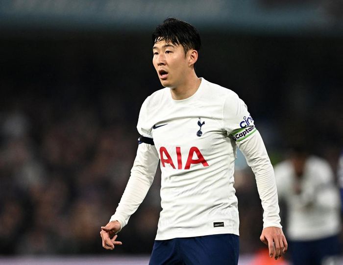 Son Heung-min thi đấu mờ nhạt trong hiệp 1