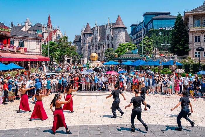 Những show diễn hoành tráng hứa hẹn sẽ tạo nên một mùa hè rực rỡ tại Sun World Ba Na Hills.