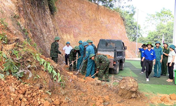 Giai đoạn 2019-2024, LLVT huyện Thanh Ba phối hợp với các đơn vị, địa phương thực hiện hàng nghìn ngày công lao động, góp phần xây dựng nông thôn mới.