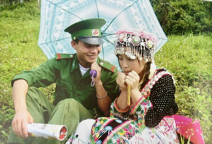  Tác phẩm Tình quân dân của nhiếp ảnh gia Tô Hợp. 