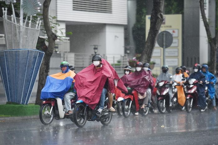 Đường Lê Duẩn (quận 1) có mưa lớn lúc 14h40.