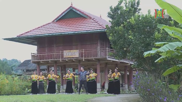 Mỗi dân tộc là chủ nhân của những kho tàng văn hóa khác nhau.