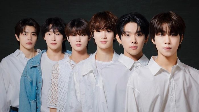  Đỗ Nam Sơn (ngoài cùng bên phải) trong đội hình nhóm nhạc PICKUS. Ảnh: TNK Entertainment. 