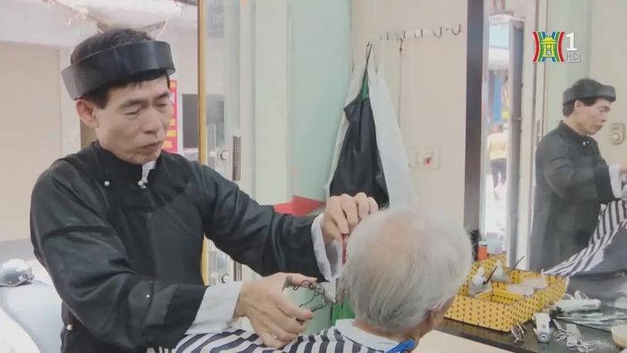 Làng nghề truyền thống tóc Kim Liên hiện có 40 người làm nghề, trong đó có 9 nghệ nhân