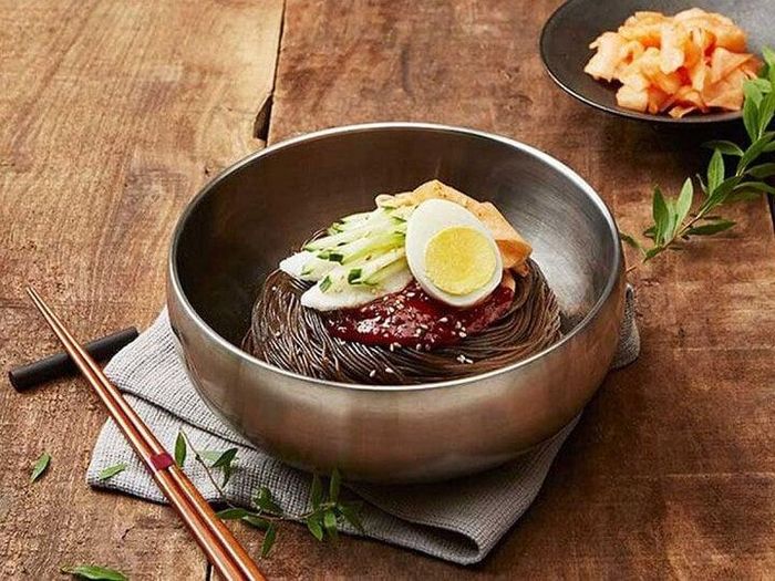 GoGi House dù không chuyên mì lạnh nhưng món ăn này lại được đánh giá cao bởi hương vị ngon, vừa miệng. (Ảnh: GoGi House).