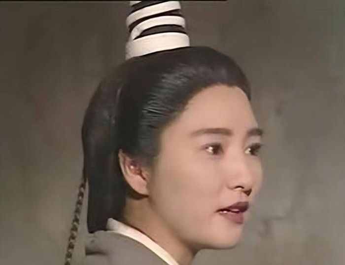 Tuyết Lê trong chân dung Lý Mạc Sầu