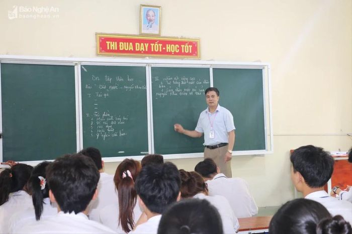  Giờ học của học sinh Trường THPT Hoàng Mai 2. Ảnh: Mỹ Hà 