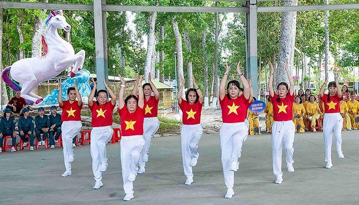 Giải thể dục dưỡng sinh các câu lạc bộ tỉnh An Giang mở rộng năm 2024. Ảnh: THANH HÙNG