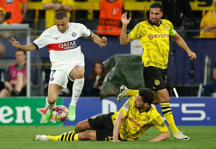 Mbappe gặp nhiều khó khăn ở trận lượt đi.