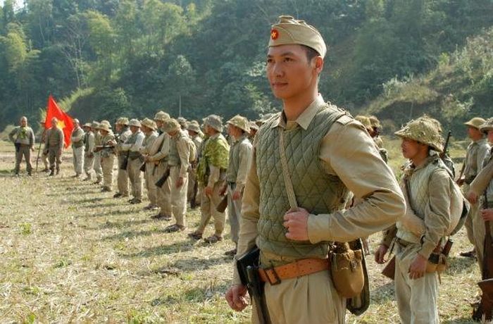 Tiểu đội trưởng bộ đội chủ lực Hùng