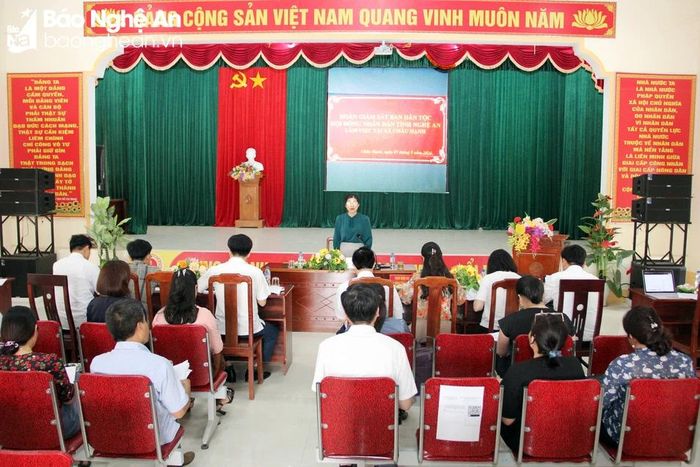  Quang cảnh buổi làm việc giữa Đoàn giám sát với UBND huyện Quỳ Châu và xã Châu Hạnh. Ảnh: Thanh Quỳnh 