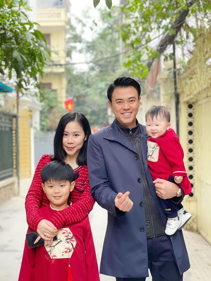 Diễn viên luôn bù đắp cho vợ con những lúc rảnh rỗi.