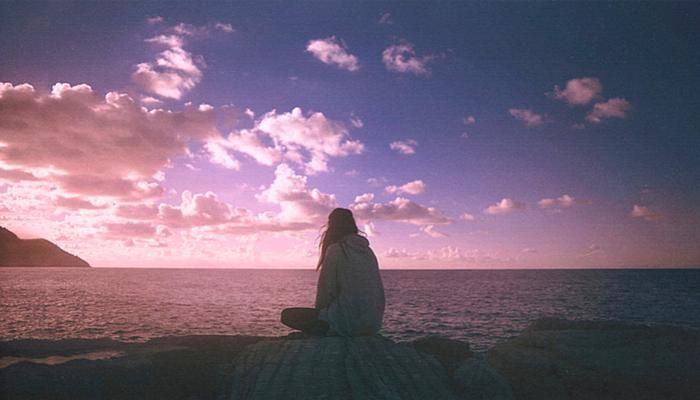 Im lặng với kẻ yêu ta thì sẽ đẩy người đó ra xa ta hơn. Ảnh minh họa.