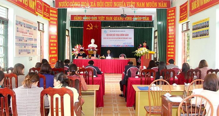 Hội nghị đối thoại chính sách với chủ đề “Phát huy vai trò của phụ nữ trong phát triển kinh tế - xã hội” thu hút đông đảo cán bộ, hội viên, phụ nữ tham gia.