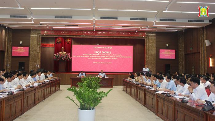 Triển khai ứng dụng hai phần mềm “Sổ tay đảng viên điện tử” và “Điều hành tác nghiệp quản lý đảng viên”.