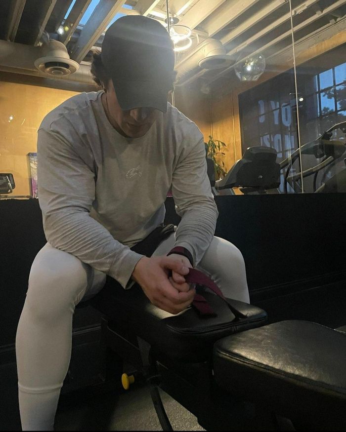  David Corenswet nỗ lực tập gym để hóa thân Superman. 