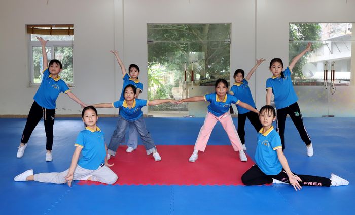 Đội Thể dục Aerobic Trường Tiểu học Vân Phú, thành phố Việt Trì đã sẵn sàng cho ngày khai hội