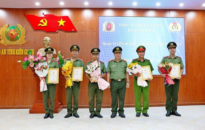 Công đoàn Công an tỉnh Kiên Giang khen, thưởng lao động giỏi năm 2023