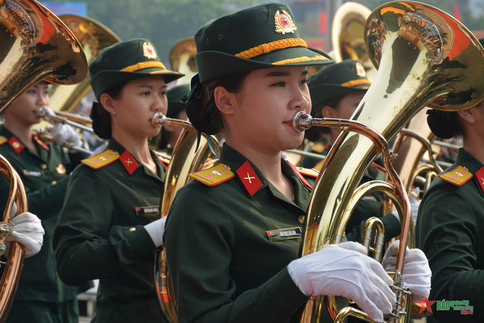  Nữ chiến sĩ kèn đồng, Đoàn Nghi lễ Quân đội.