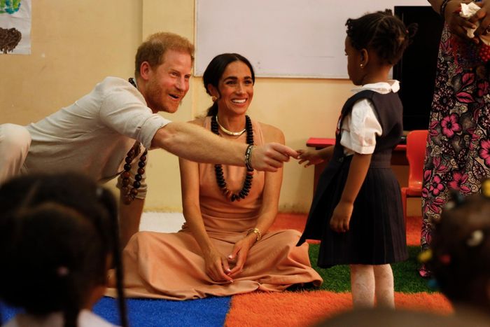 Harry và Meghan không còn làm việc cho hoàng gia nhưng vẫn hành động như những thành viên hoàng gia thực thụ. Ảnh: Getty Images.